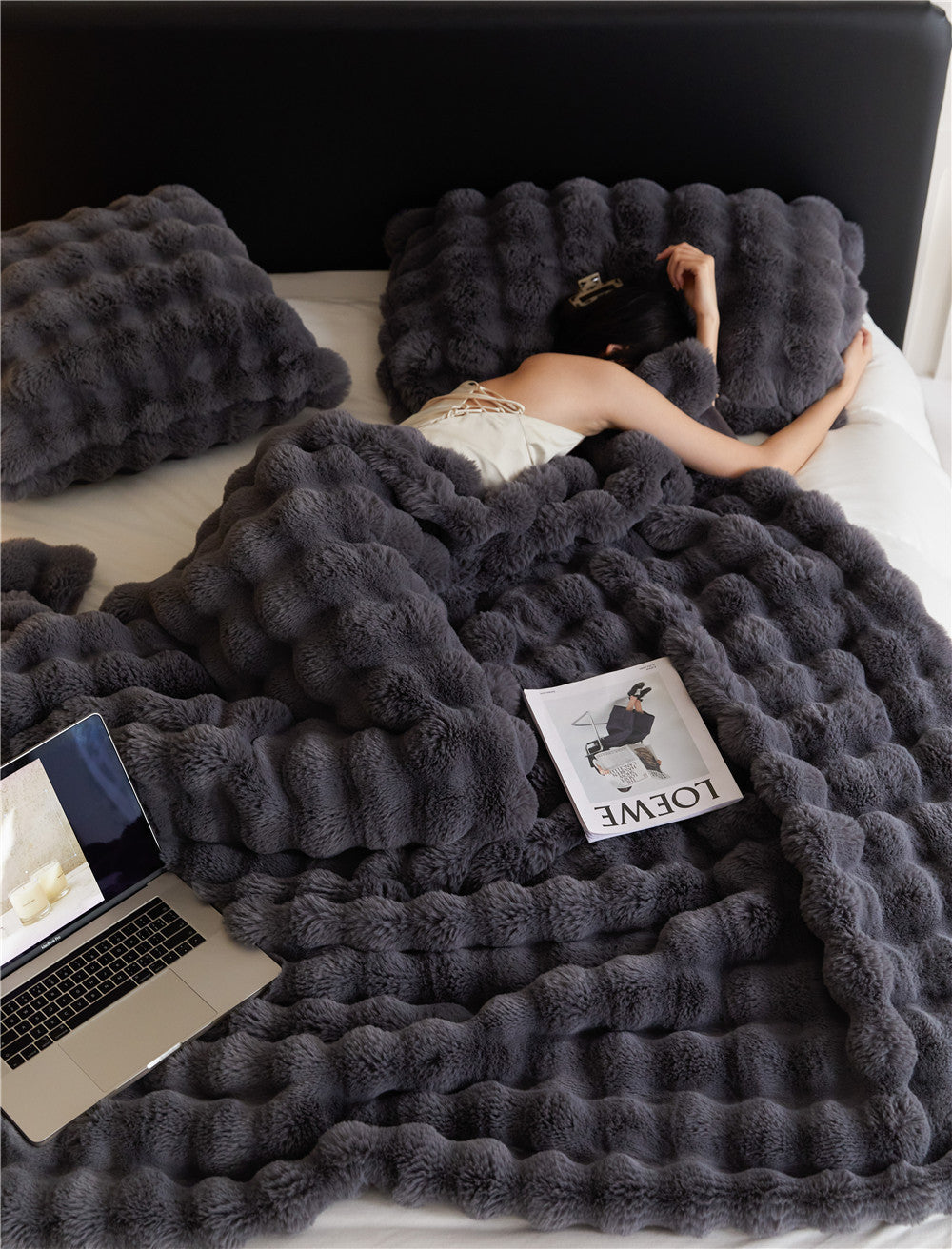 Comfortable Polyester Blanket